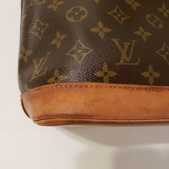LOUIS VUITTON Monogram Alma MM - Picture 9 of 15